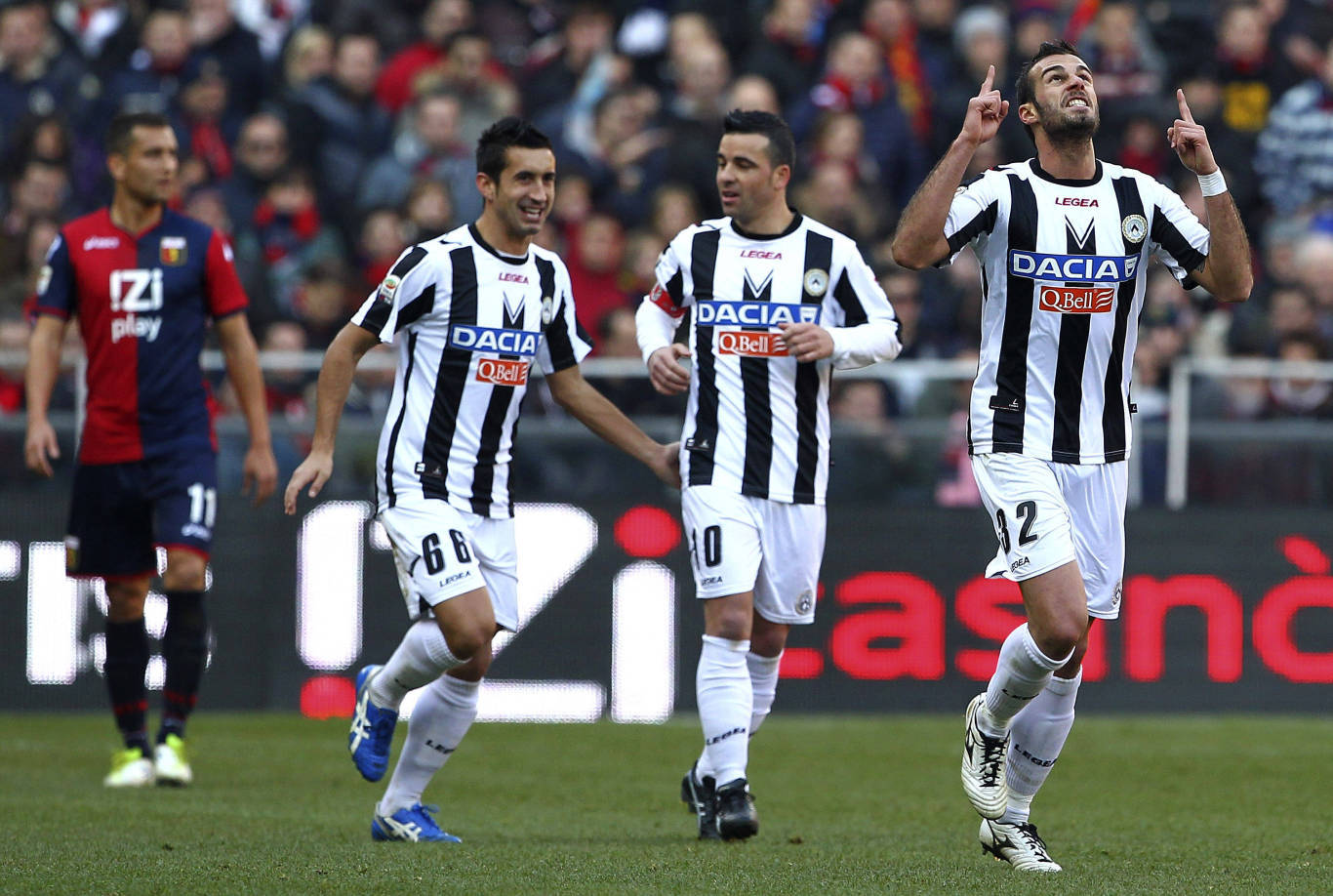 包含佛罗伦萨欲力压乌迪内斯，争取联赛三连胜的词条