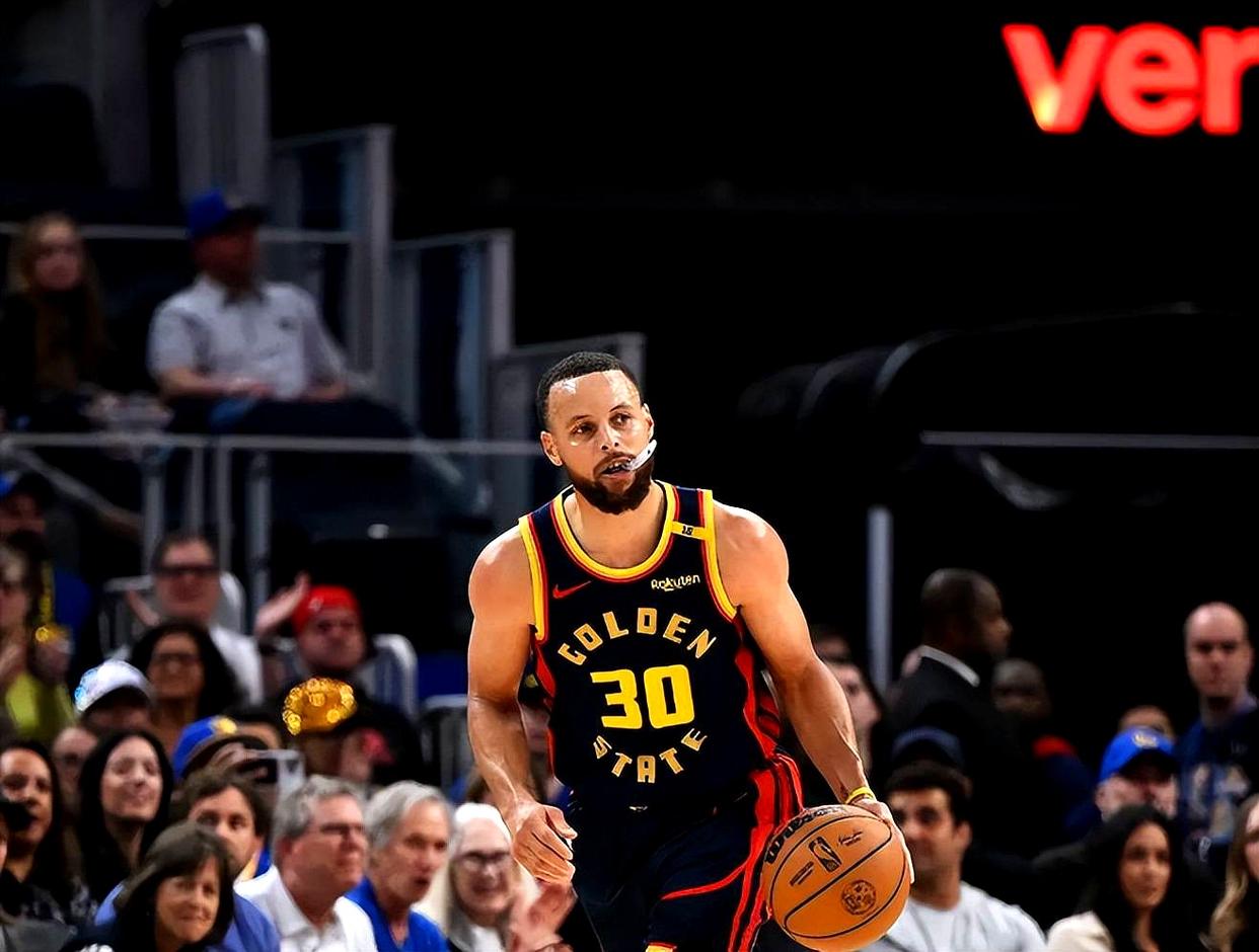 包含库里官方公布新规，湖人引发争议，官方宣布新规球迷热议！的词条