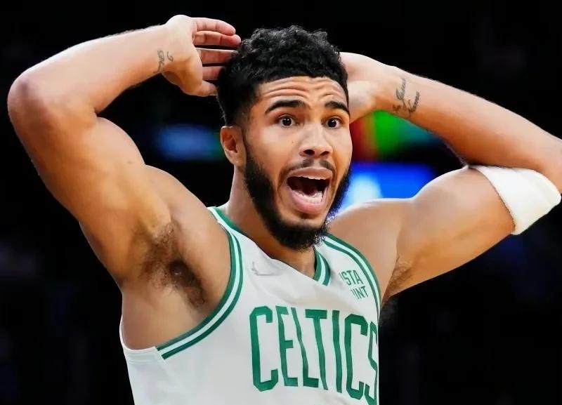 关于热火不断突破！，塔图姆连续十场比赛得分超过爆冷赢得满堂喝彩的信息